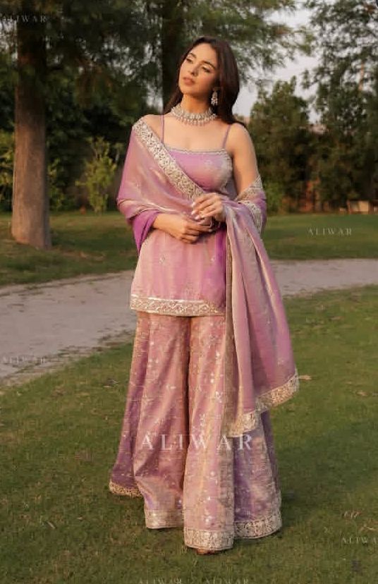 Mehendi — women's look 5